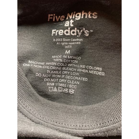 Brand New Five Nights at Freddy's I Survived Trap Graphic Short Sleeve T-Shirt M - Picture 4 of 4